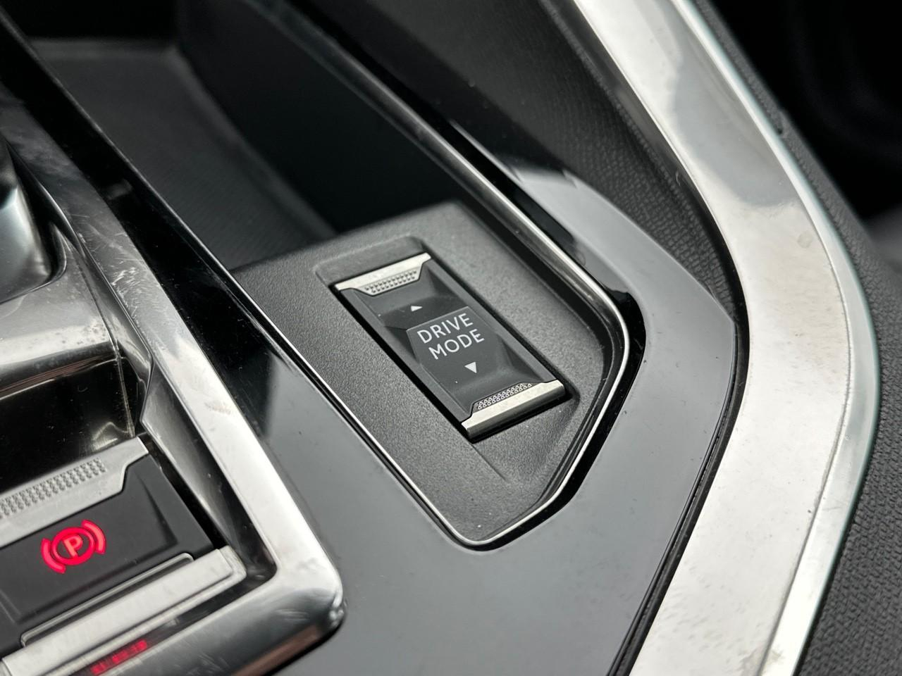 Peugeot 3008 hybrid 225 e-eat8 allure pack — photo 32