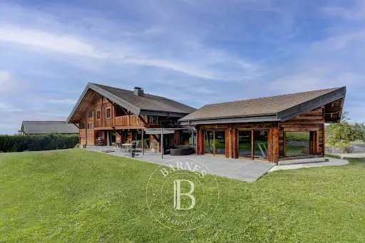 Chalet 12 pièces 319 m²