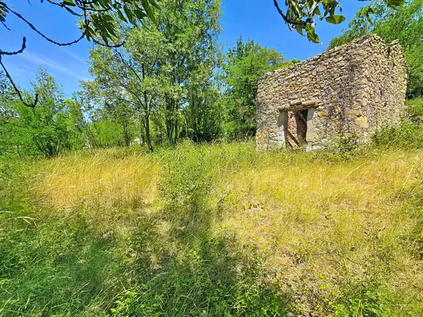 Offrez-vous un cadre de vie privilégié sur les hauteurs d'Hérépian, avec une vue imprenable et un en