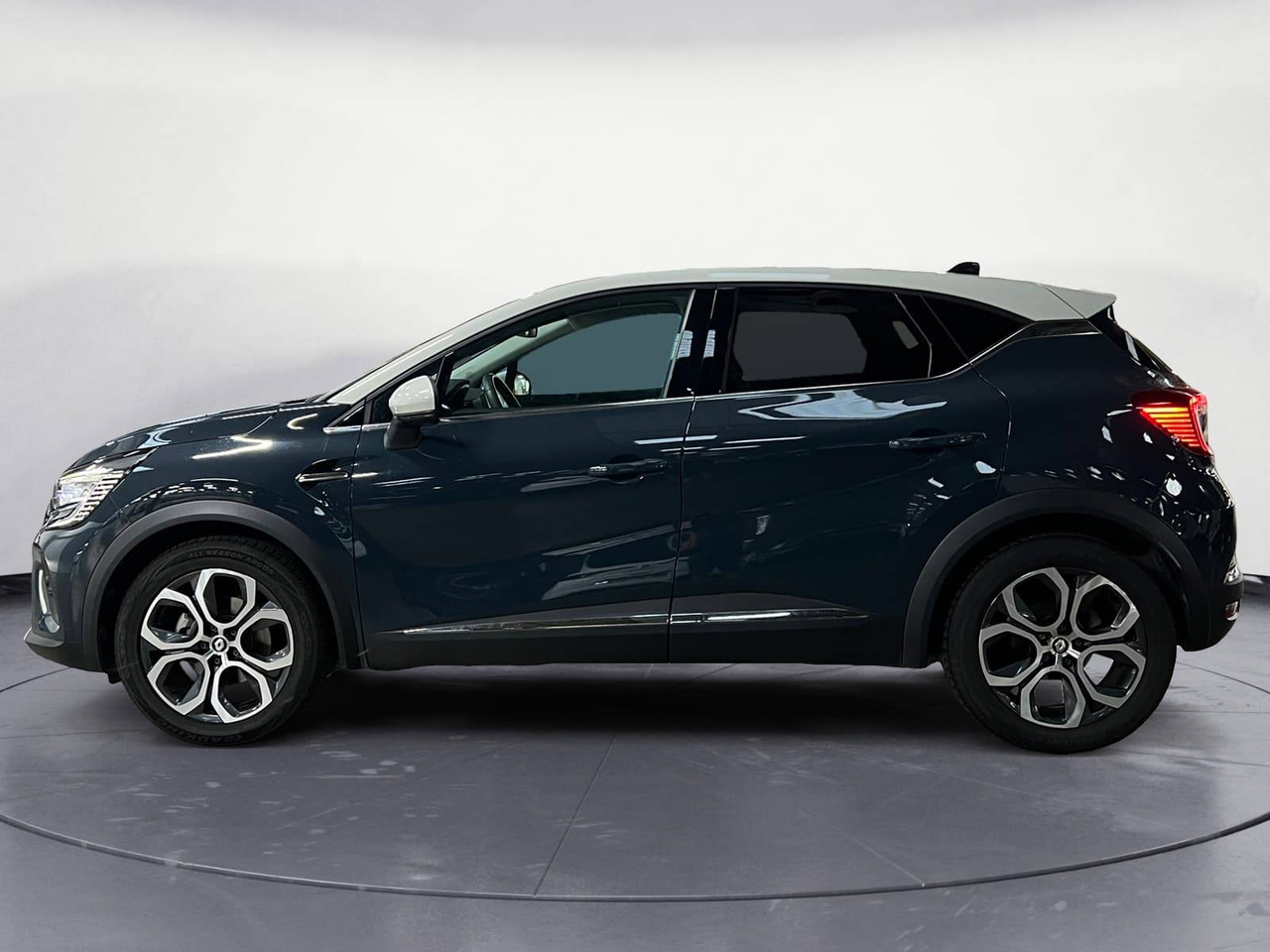Renault Captur E-Tech full hybrid 145 — photo 2