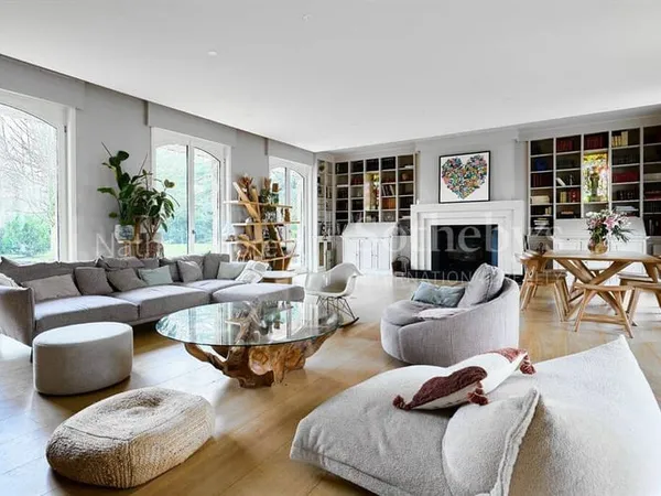Maison 15 pièces 350 m²