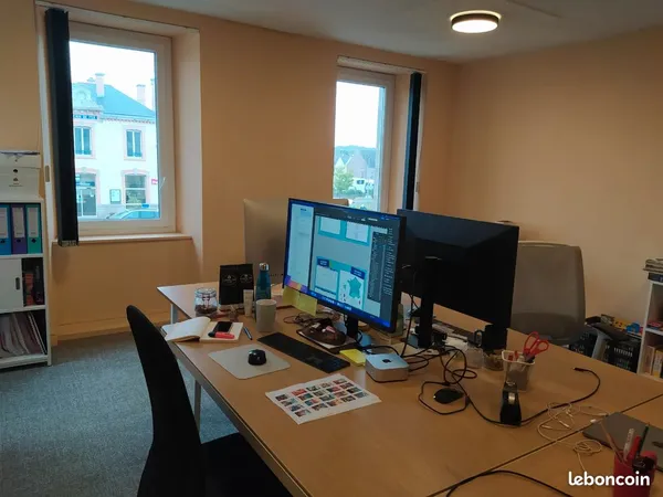 Bureau - local - à louer à l'année