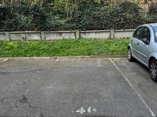 Parking 12 m²