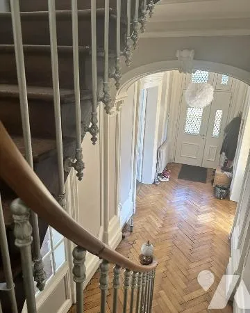 Maison 8 pièces 230 m²
