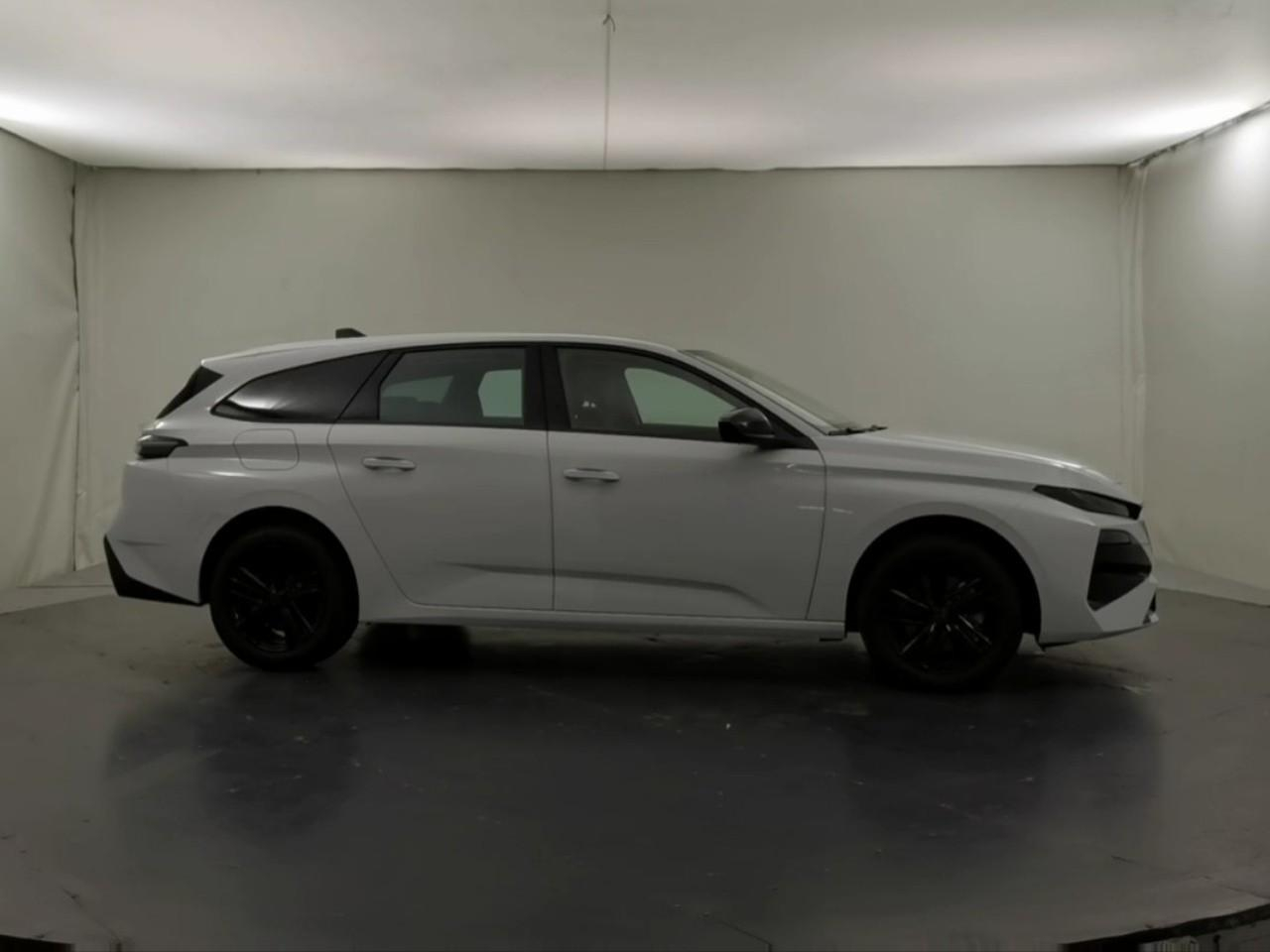 Peugeot 308 sw hybrid 145 e-dcs6 style — photo 6