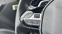 Peugeot 2008 1.5 BlueHDi 130ch S&S GT EAT8 — photo 18