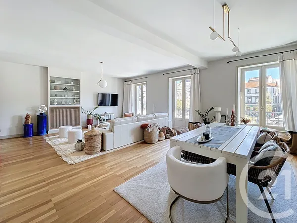 Appartement 7 pièces 158 m²