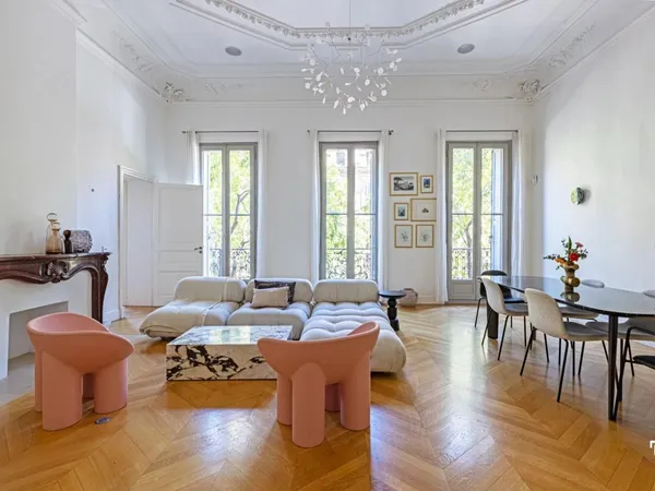 Vends t3 - 155 m² - Marseille 6Ème 13006