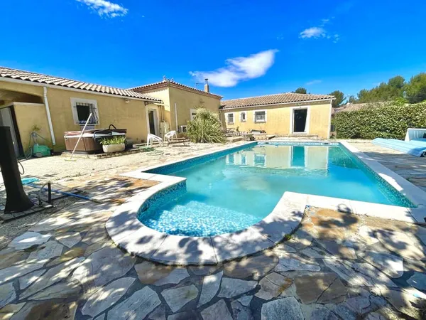 SAINT-GEORGES-D'ORQUES Villa de plain-pied de 181m2 avec p