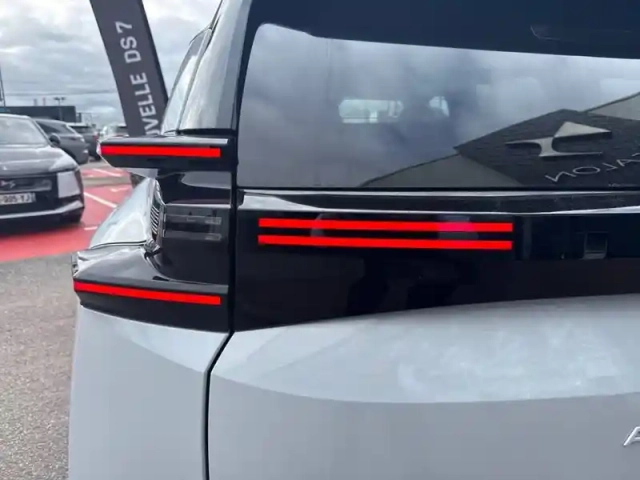 Citroën C5 Aircross hybride rechargeable 225 ch e-eat7 — photo 17