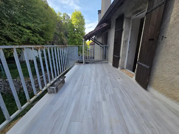Appartement (non meublé) - T2 1ER étage - secteur Tourtoirac