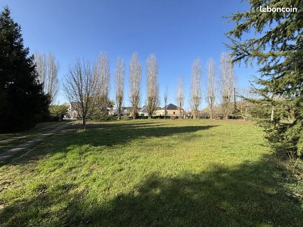 Terrain 780 m²