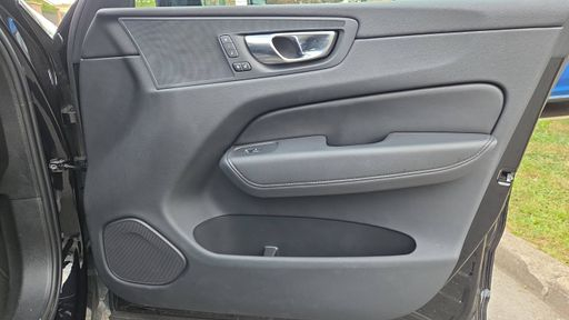 Volvo XC60 T6 Recharge 2.0 Ti 253 Plug in Hybrid 145 AWD Geartronic8 - Plus Style Dark – 2024 – 42063 km – Hybride rechargeable – Boîte Automatique — photo 72
