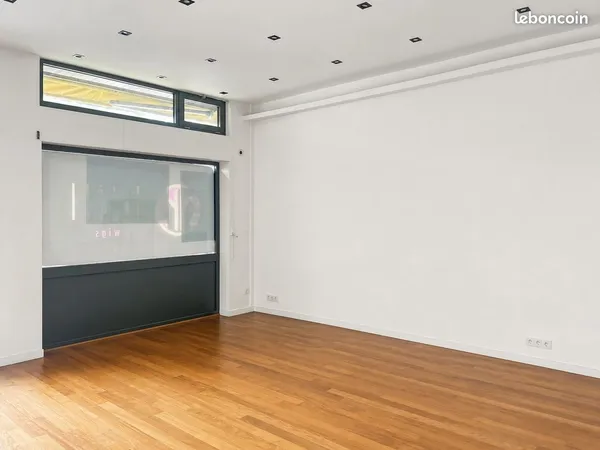 Local 48 m² Levallois-Perret