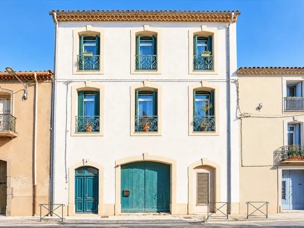 Maison 8 pièces 300 m²