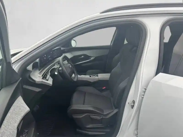 Peugeot 5008 hybrid 136 e-dcs6 — photo 11