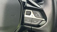 Peugeot 208 1.5 BlueHDi 100 Premium — photo 17