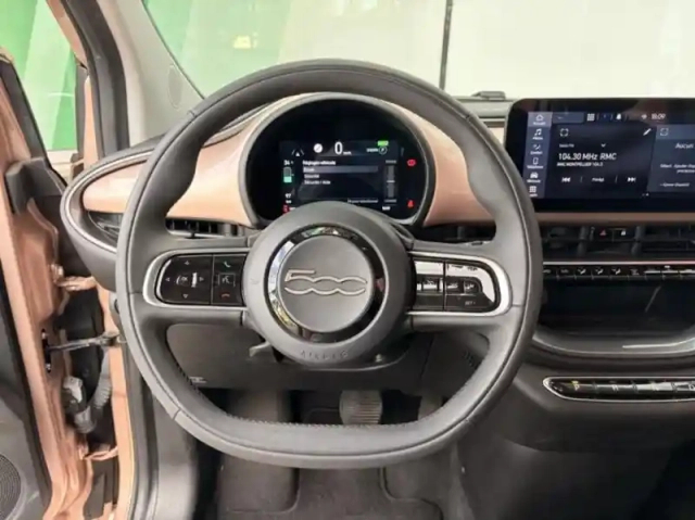 Fiat 500 e 118ch my23 — photo 12