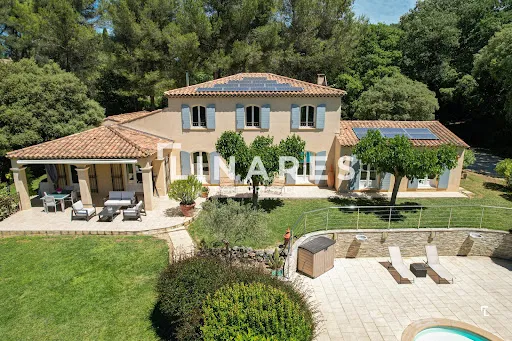 Maison 11 pièces 289 m²
