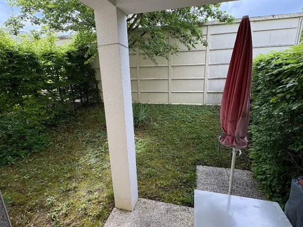 Investissement locatif - T2 vendu loué avec box - rue Lesage à Reims