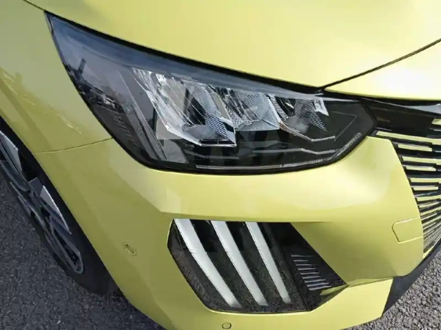 Peugeot 208 puretech 100 s&amp;s bvm6 — photo 16