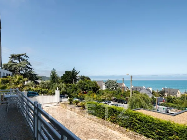Villa 1935 — Les Rosaires, Plérin — Vue mer imprenable, accès direct à la plage