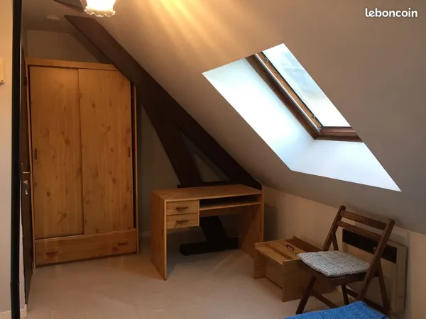 Chambre meuble confortable et fonctionnelle