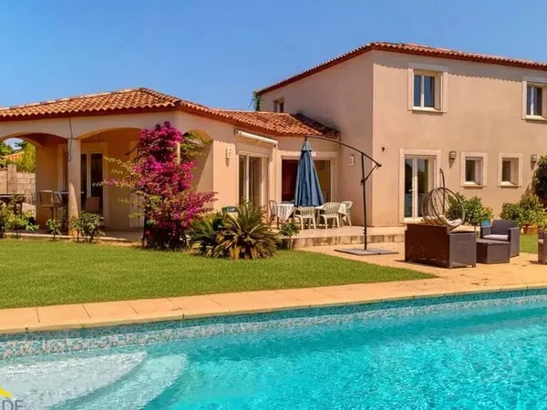 Maison 6 pièces 270 m²