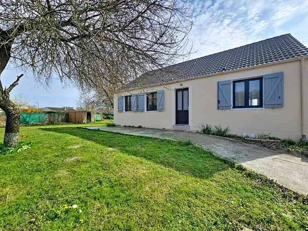 Maison 3 chambres de plain-pied avec garage Longueville