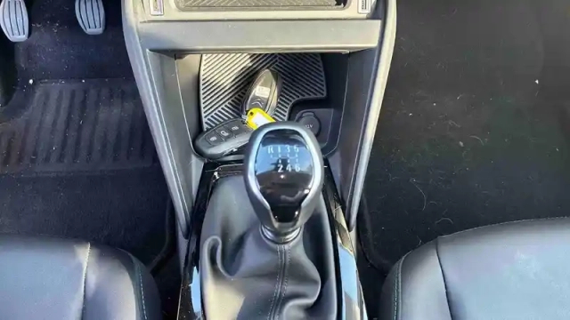 Citroën C4 puretech 130 s&amp;s bvm6 — photo 18