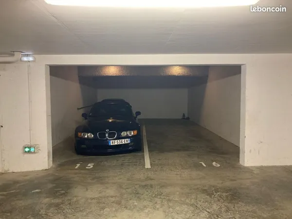 Place de parking souterrain