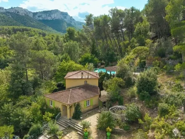 Maison à vendre 5 pièces AURIOL (13)