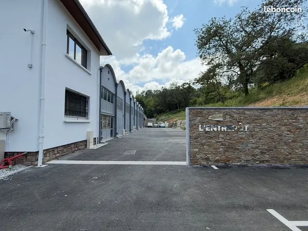 À louer bureau, dépôt, commerce ZI de Bittola à Urrugne