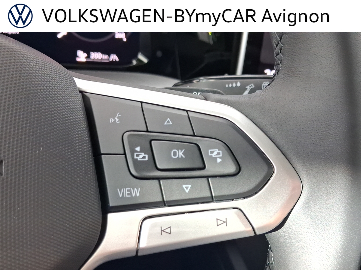 Volkswagen Golf 1.5 eHybrid 204 DSG6 — photo 31