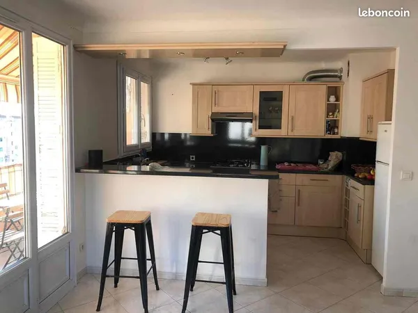 Appartement 3 pièces 66m2 expo sud. Balcon + cave + parking