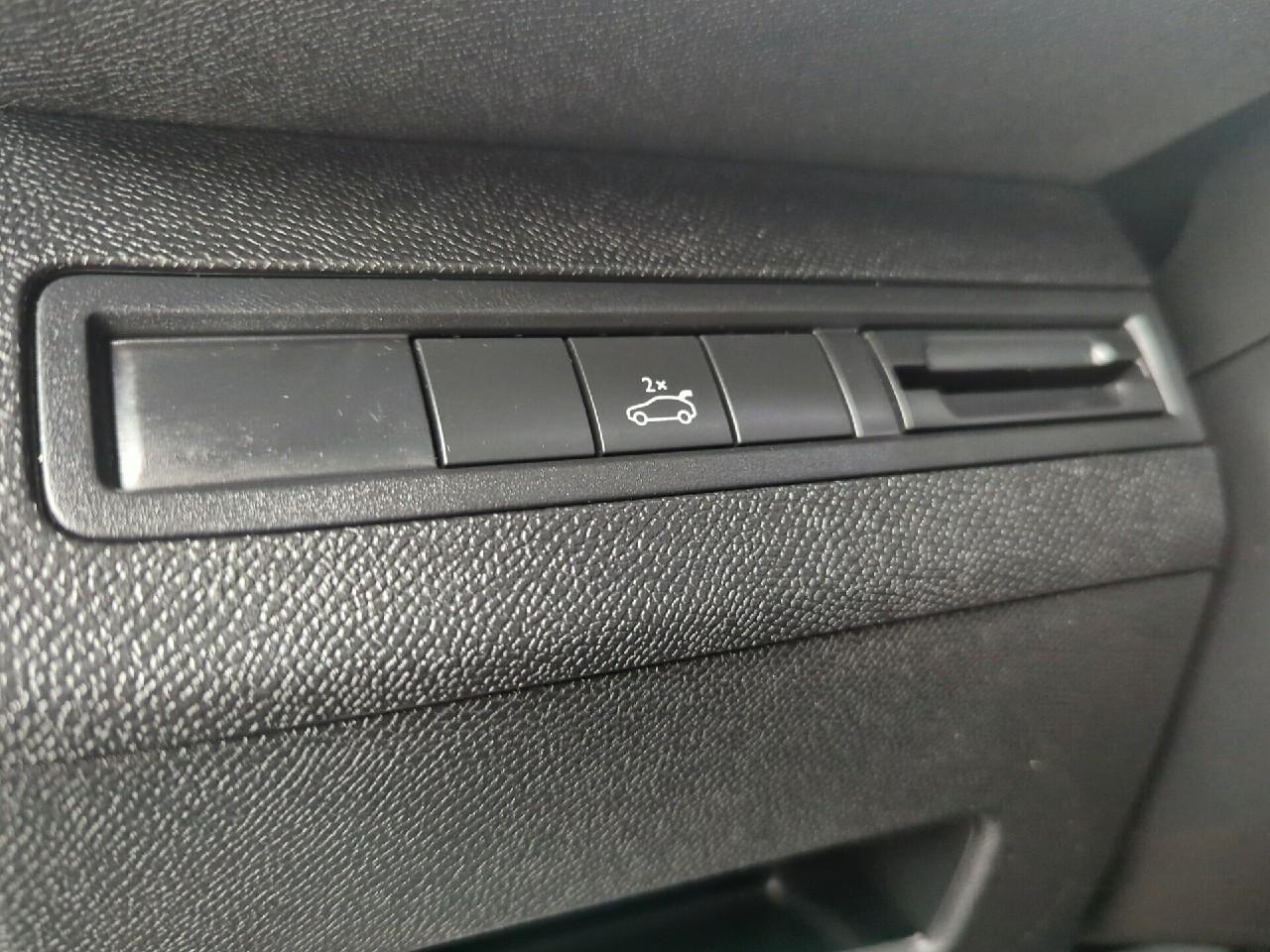 Peugeot 3008 bluehdi 130ch s&s eat8 gt line — photo 24