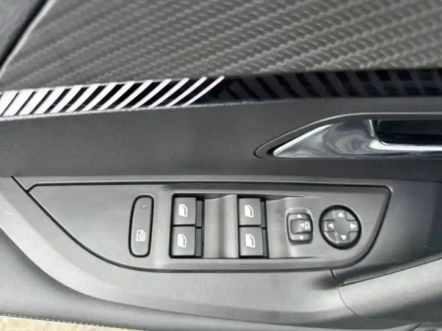 Peugeot 2008 hybrid 145 e-dcs6 — photo 40