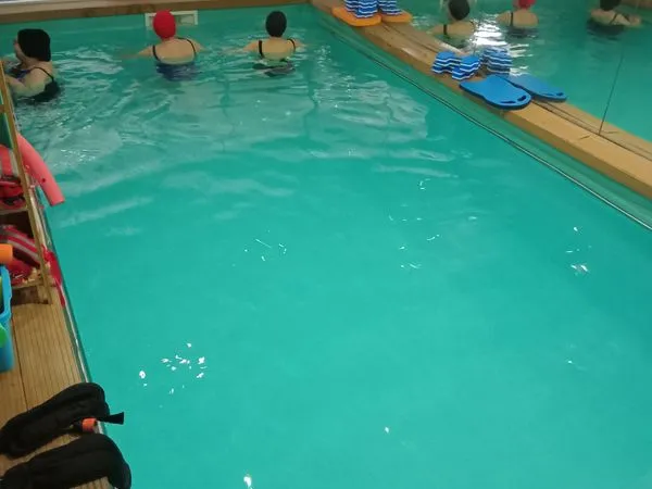 RARE - MARSEILLE 13005 - CENTRE DE RÉÉDUCATION - KINÉSITHÉRAPIE - BALNÉOTHÉRAPIE - 170 m² - PISCINE 