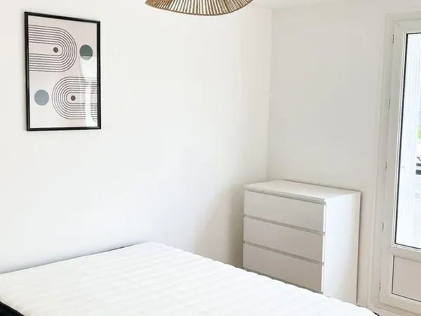 Chambre en colocation meublée 15m² à Rennes