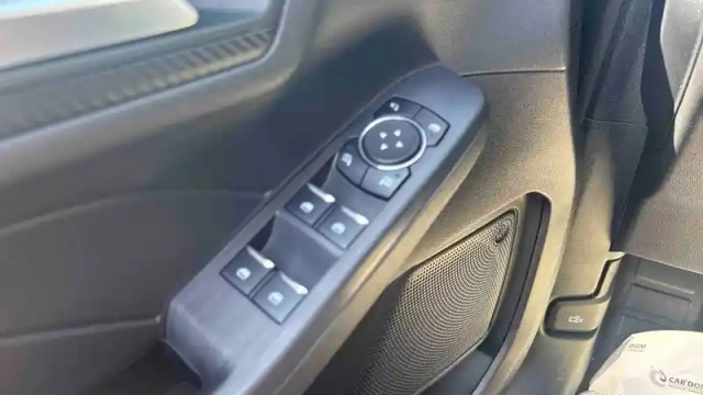 Ford Kuga 2.5 duratec 243 ch phev powershift — photo 21