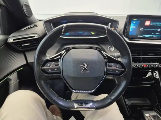 Peugeot 2008 electrique 136 ch — photo 16