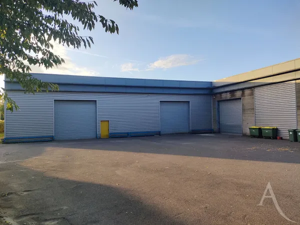 Entrepôt / local industriel ZAC de la Croix Blanche 2992 m2