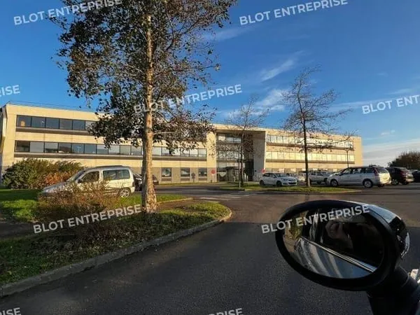 Bureaux 3585 m²