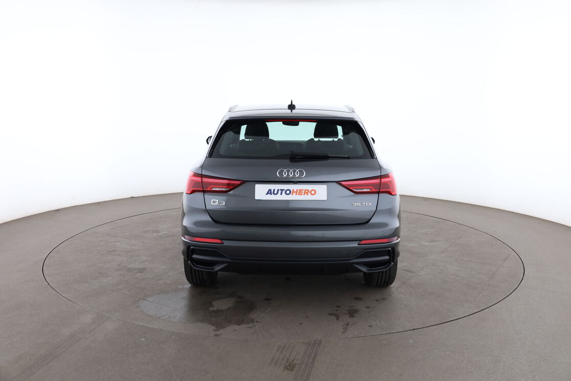Audi Q3 35 TDI S Line S Tronic 7 — photo 4