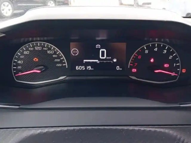 Peugeot 208 puretech 75 s&amp;s bvm5 — photo 12