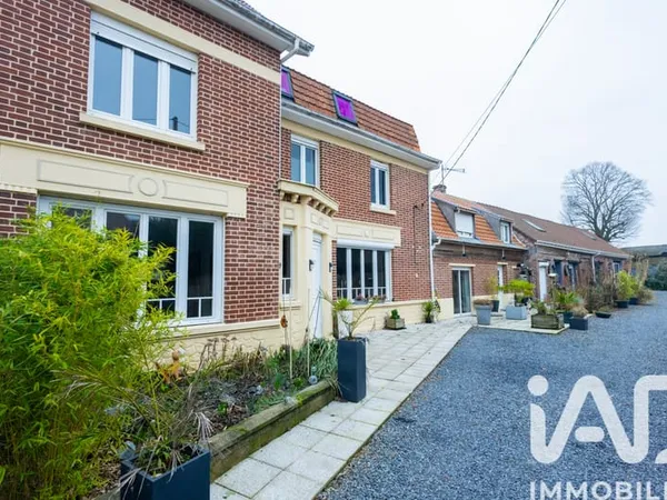 Maison 8 pièces 265 m²