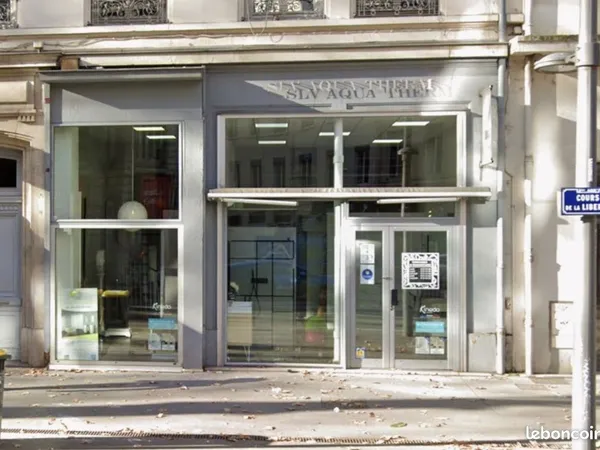 Local commercial 135 m²