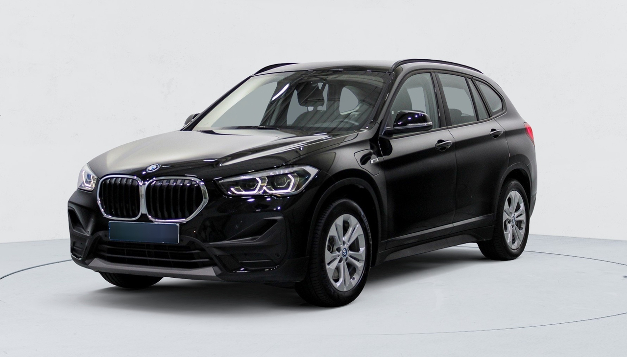 BMW X1 — photo 1