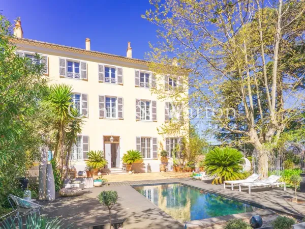 Maison 16 pièces 400 m²