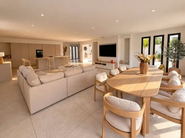 Villa 6 pièces 220 m²